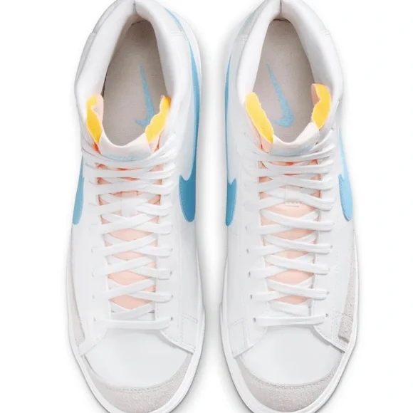 Nike Men’s BLAZER MID '77 VNTG

Style BQ6806-126 Sneakers - Picture 8 of 16